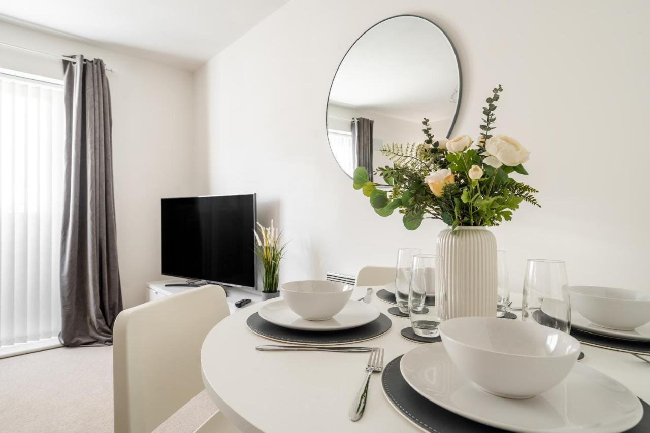 Lovely Modern 2 Bed City Centre Apartment With Free Parking - Double Or Twin Beds Available Wolverhampton Esterno foto