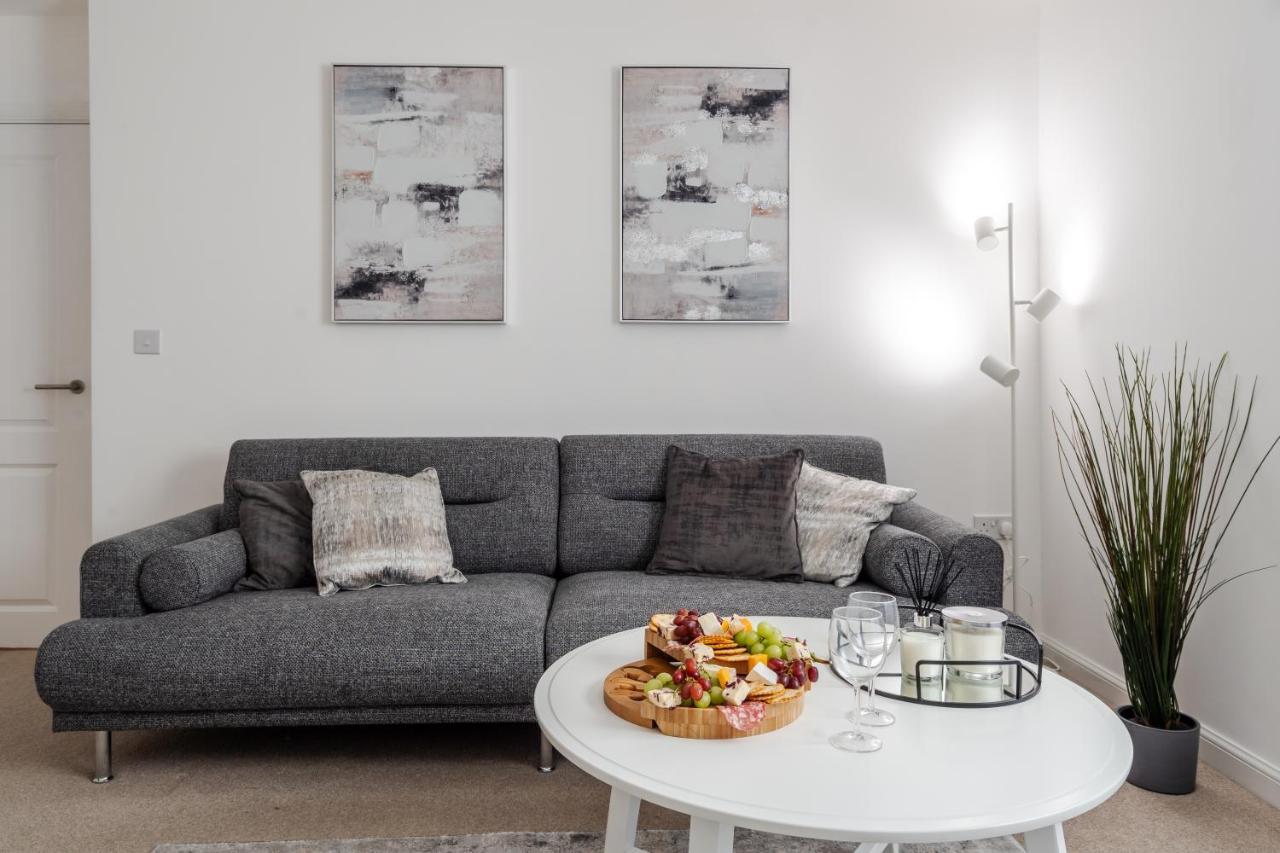 Lovely Modern 2 Bed City Centre Apartment With Free Parking - Double Or Twin Beds Available Wolverhampton Esterno foto