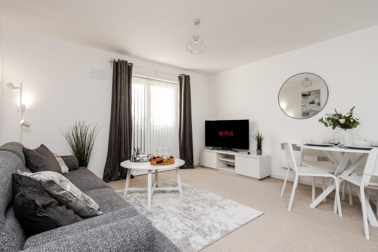 Lovely Modern 2 Bed City Centre Apartment With Free Parking - Double Or Twin Beds Available Wolverhampton Esterno foto