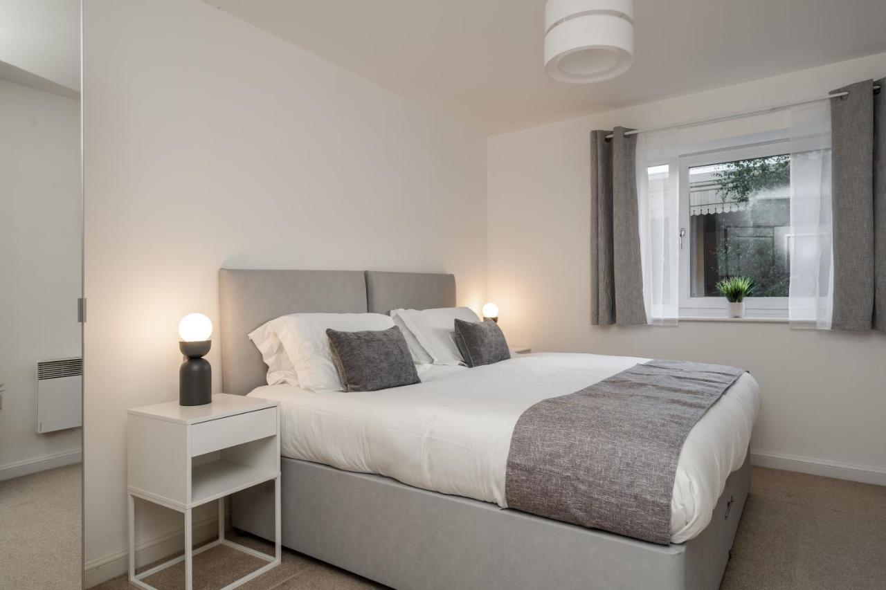 Lovely Modern 2 Bed City Centre Apartment With Free Parking - Double Or Twin Beds Available Wolverhampton Esterno foto